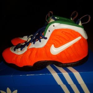 Size 7y Nike (foamposites)